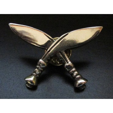 Cross Kukri Badge