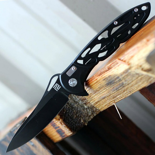 Artisan Hoverwing Framelock D2